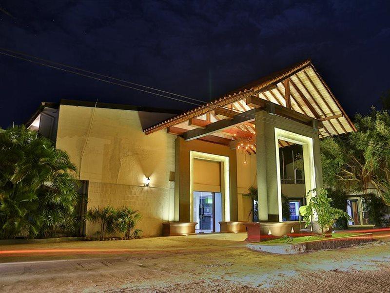 Miridiya Lake Resort Anuradhapura Esterno foto