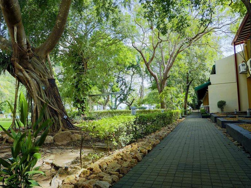 Miridiya Lake Resort Anuradhapura Esterno foto