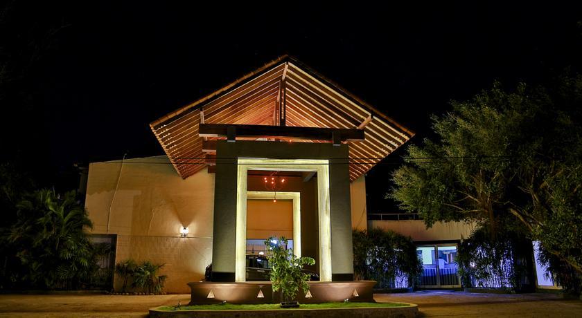 Miridiya Lake Resort Anuradhapura Esterno foto